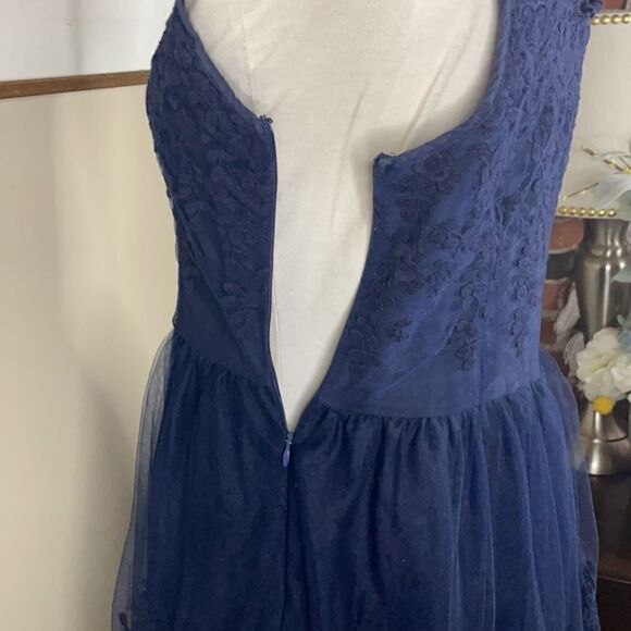 Annabella Deep Blue Floral Lace/Mesh Dress w/Sweetheart Neck (Size: Medium) - Picture 12 of 16